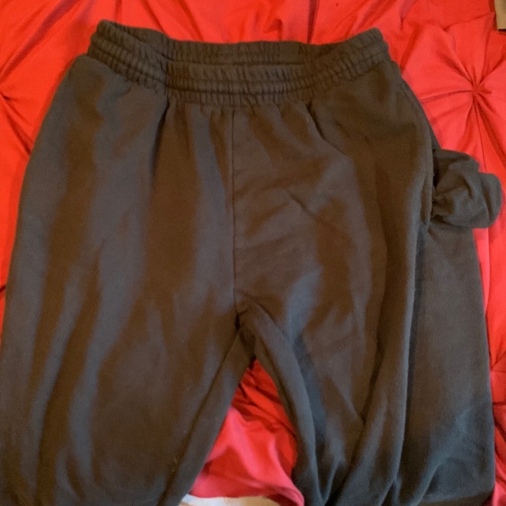 black sweatpants